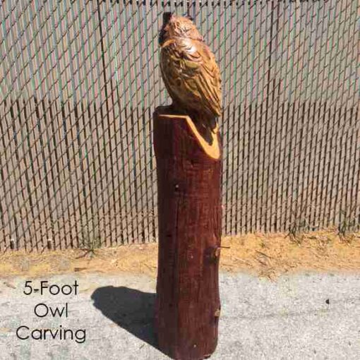 Great horned owl chainsaw carving stump sculpture - image 2
