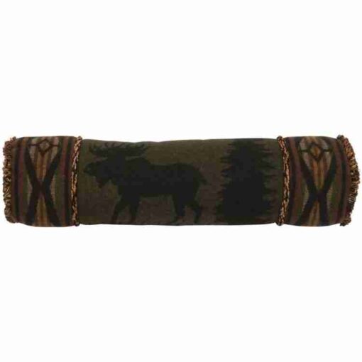 Moose i neckroll by wooded river
