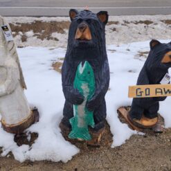 Fishing bear chainsaw carving